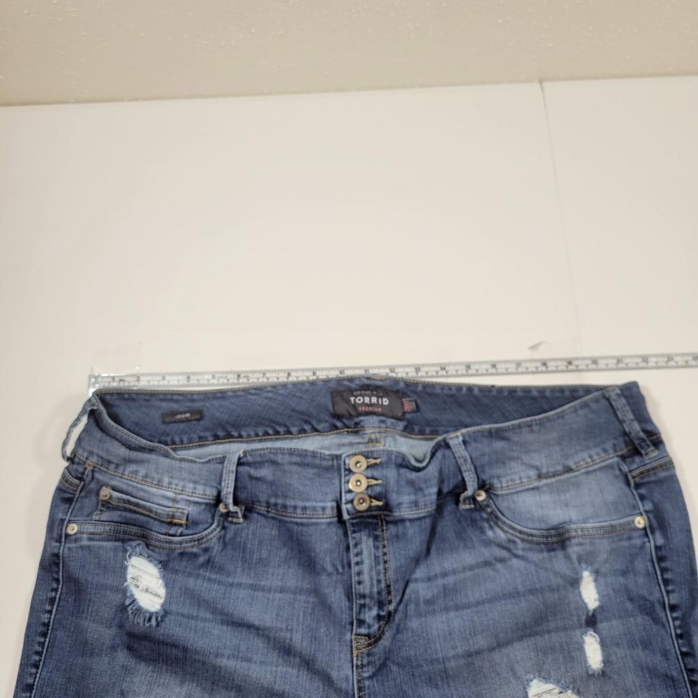 Torrid Women's Jeans Distressed Jegging Size 28XT Blue - Picture 3 of 11